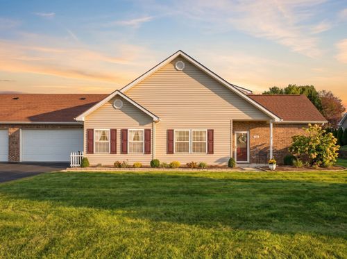 130 Waterford Ct, Ellwood City, PA, 16117-3041 | Card Image