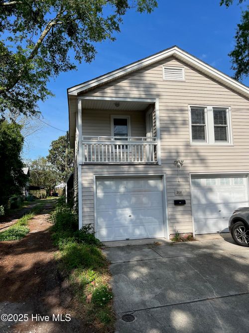 208 S 18th St, Wilmington, NC, 28403-1046 | Card Image