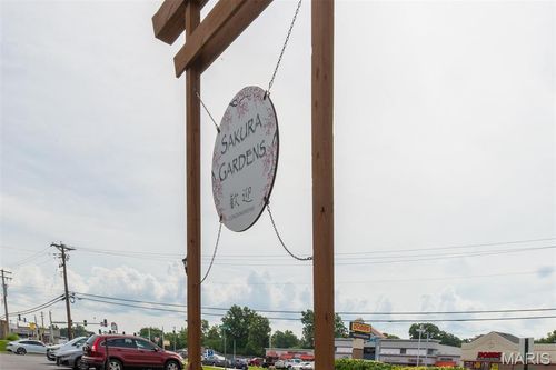 10158 Sakura Dr, Saint Louis, MO, 63128-1333 | Card Image