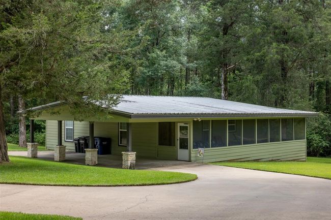 17042 State Highway 21 E, Home with 7 bedrooms, 9 bathrooms and 3 parking in Grapeland TX | Image 40