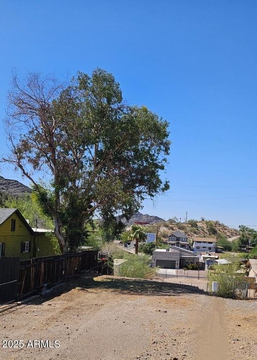 6-1533 E Sunnyside Dr, Phoenix, AZ, 85020-1216 | Card Image