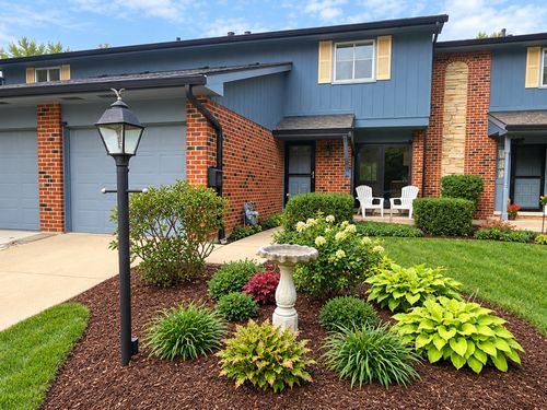 1251 Croydon Ct, Wheaton, IL, 60189-7647 | Card Image