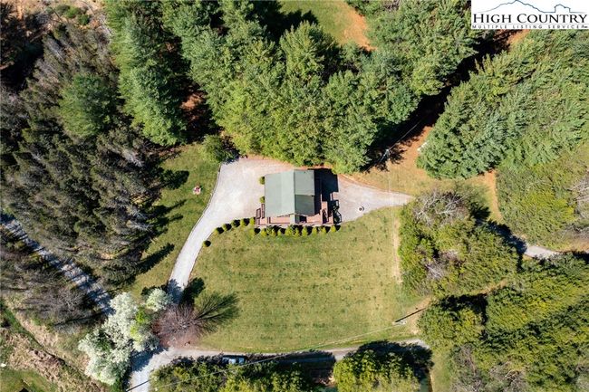 11 Lucky Lakes Rd, House other with 2 bedrooms, 3 bathrooms and null parking in Grassy Creek NC | Image 6