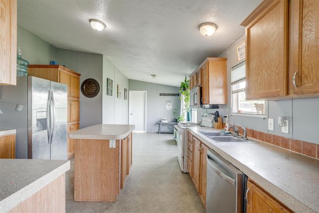 2909 Berry Patch Ln, House other with 3 bedrooms, 2 bathrooms and null parking in Joshua TX | Image 11