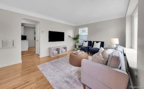 22 E Cornell Ave, Pontiac, MI, 48340-2628 | Card Image