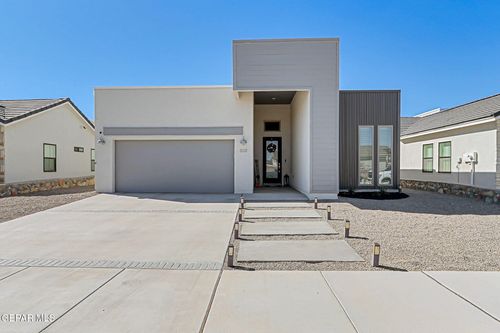 325 Playa Vista St, Horizon City, TX, 79928-6075 | Card Image