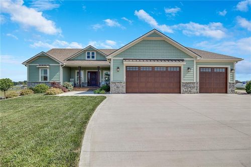 6741 Lakeside Cir, Odessa, MO, 64076-4507 | Card Image