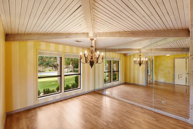 DINING ROOM | Image 20