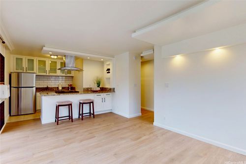 e204-1025 Ala Lilikoi St, Honolulu, HI, 96818-2321 | Card Image