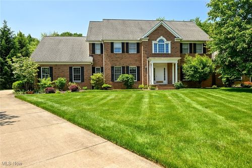 304 Fox Way, Chagrin Falls, OH, 44022-4183 | Card Image
