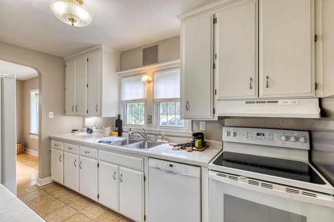 1121 2 Nd Ave W, House other with 3 bedrooms, 2 bathrooms and null parking in ASHLAND WI | Image 6