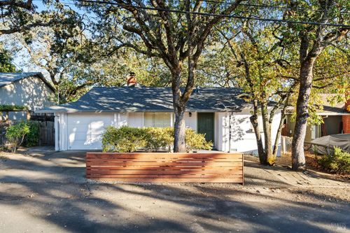 580 E Thomson Avenue, Sonoma, CA, 95476 | Card Image