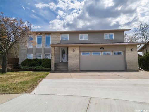 3383 Dent Crescent, Prince Albert, SK, S6V7H2 | Card Image