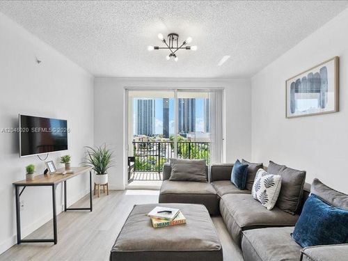1717-17100 N Bay Rd, SUNNY ISLES BEACH, FL, 33160-3455 | Card Image