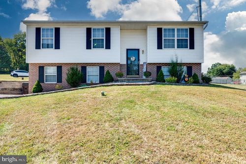 125 Lanie Dr, DOUGLASSVILLE, PA, 19518-9755 | Card Image