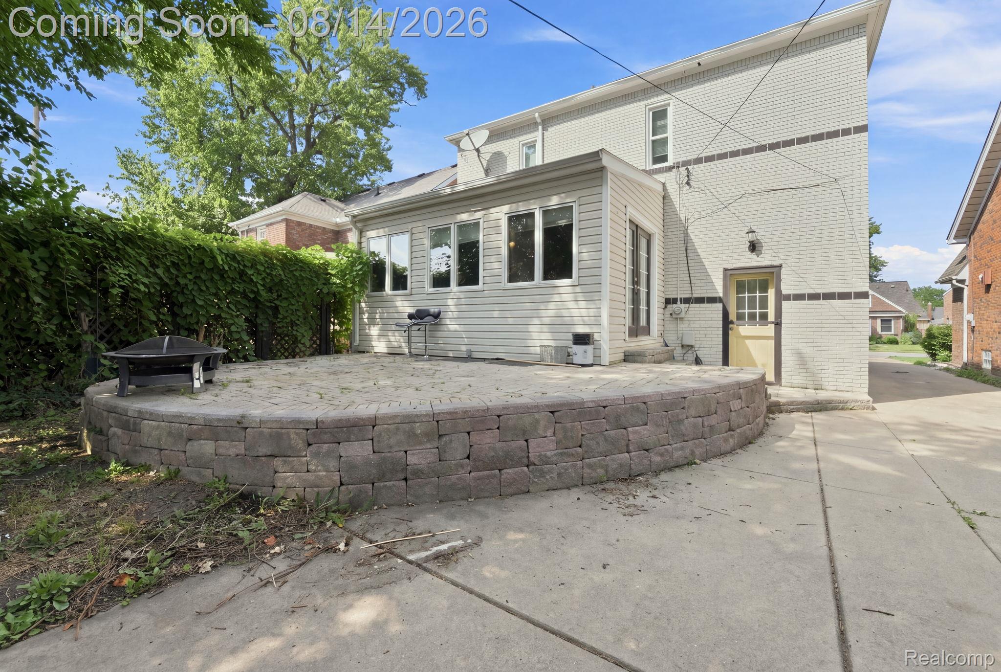 Residential in Grosse Pointe Farms 4