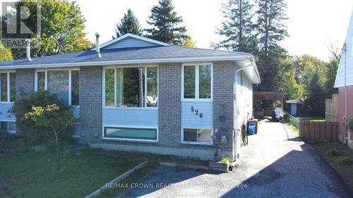 526 Wallace Rd, North Bay, ON, P1A3T3 | Card Image