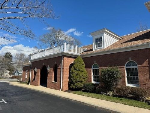 138 Main St, South Kingstown, RI, 02879-3649 | Card Image