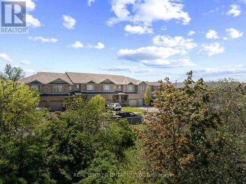 138 Edenrock Dr, Stoney Creek, ON, L8E0G8 | Card Image