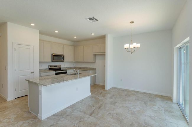 2932 Supermarine Loop, House other with 4 bedrooms, 2 bathrooms and null parking in TAVARES FL | Image 8