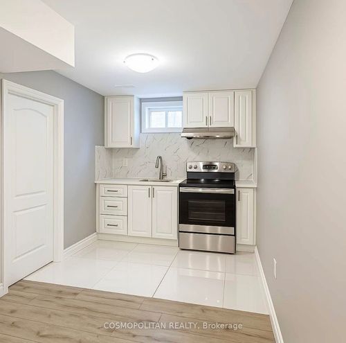 18 Ash Hill Ave, Caledon East, ON, L7C4E8 | Card Image