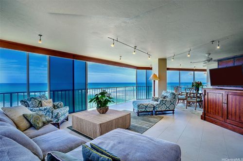 5-bc-2801 Coconut Ave, Honolulu, HI, 96815-4752 | Card Image