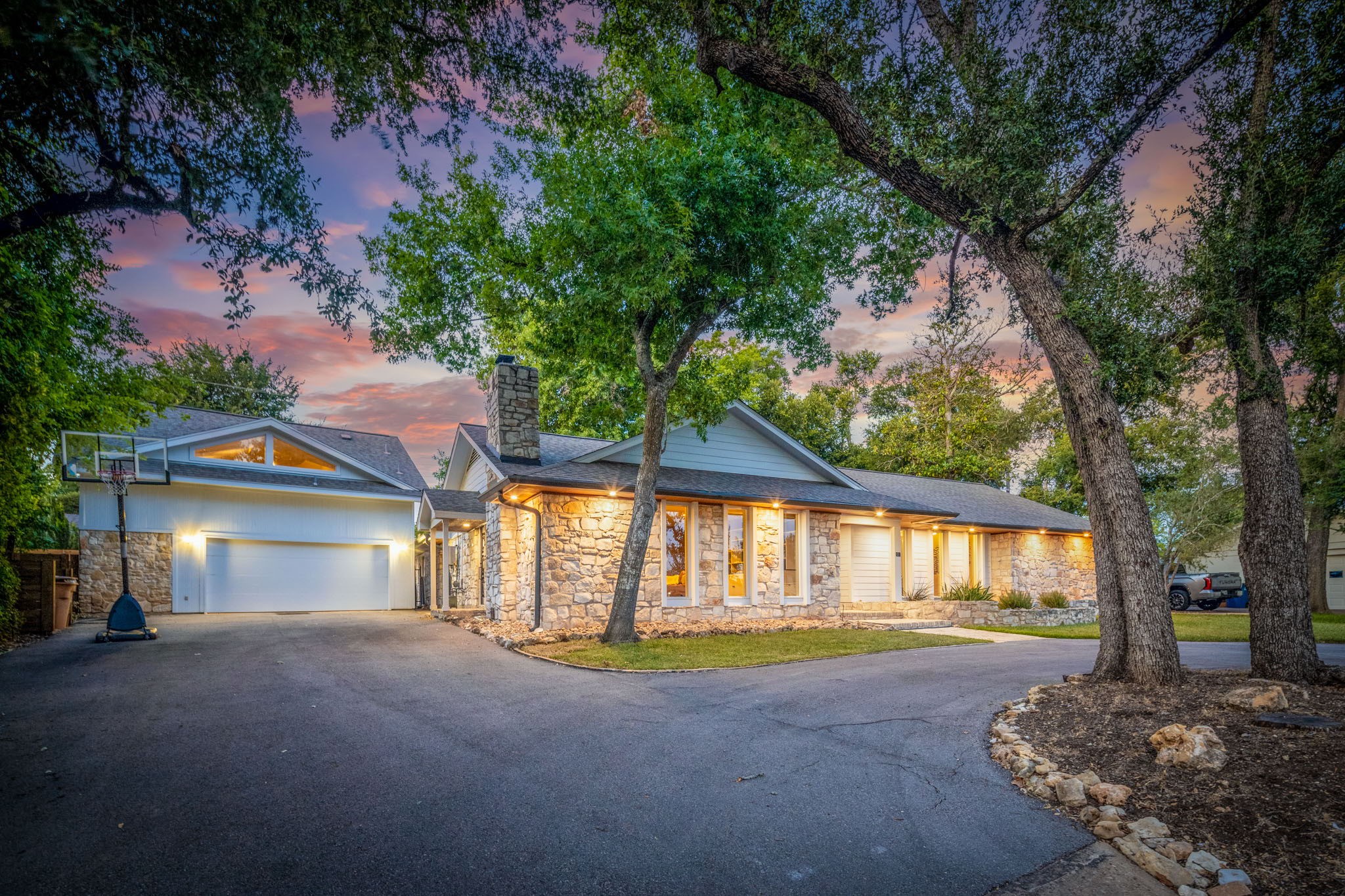 Farhills Dr, Austin, TX 78731