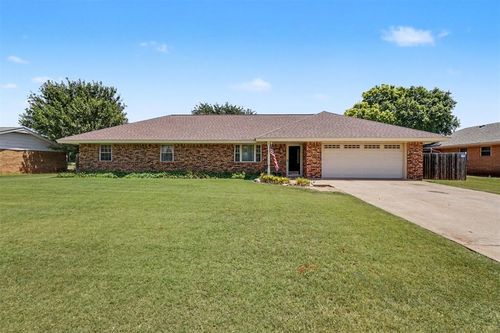 4 Darla Dr, Sayre, OK, 73662-3129 | Card Image