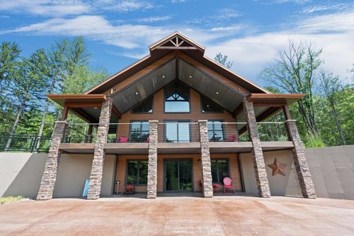 19108 County Hwy Ee, RICHLAND CENTER, WI, 53581-5636 | Card Image