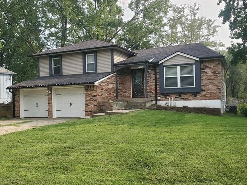 1512 Nw Kingston Dr, Blue Springs, MO, 64015-2479 | Card Image