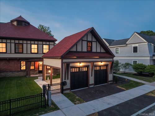 5-122 Regent St, Saratoga Springs, NY, 12866-4334 | Card Image