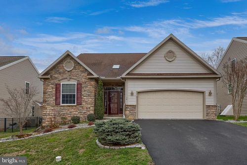 14 Chamberlain Ln, Millersville, PA, 17551-2253 | Card Image