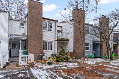 {{alt}} | Card Image