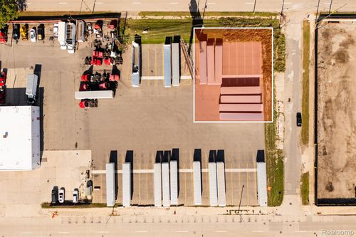 735 Hubbard St, Detroit, MI, 48209-3220 | Card Image