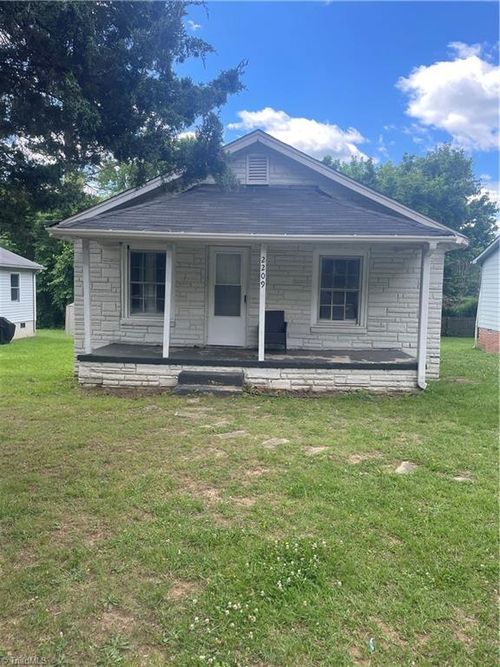 2209 Delta Pl, Greensboro, NC, 27406-4905 | Card Image