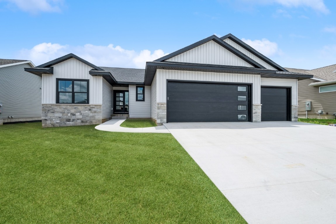Cedar Springs Dr, Marion, IA 52302
