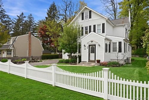 88 Coles St, Glen Cove, NY, 11542-2327 | Card Image