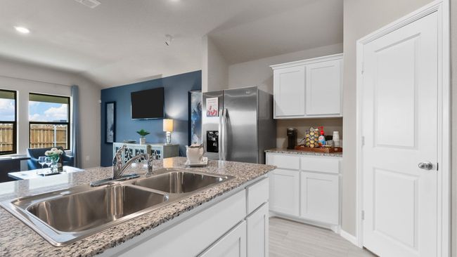 561 Arroyo Dr, House other with 4 bedrooms, 2 bathrooms and null parking in Cleburne TX | Image 6
