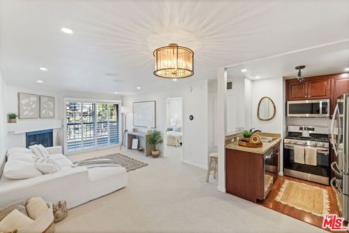 206-5545 Canoga Ave, Woodland Hills, CA, 91367-2402 | Card Image