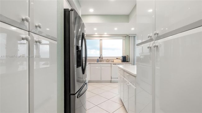 APT-2801 - 1370 Ocean Blvd, Condo with 2 bedrooms, 3 bathrooms and null parking in Pompano Beach FL | Image 16