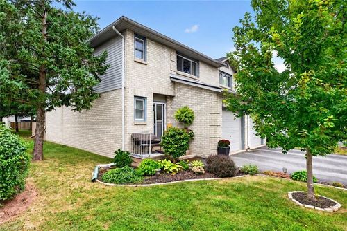 20-2 Royalwood Crt, Stoney Creek, ON, L8E4Y9 | Card Image