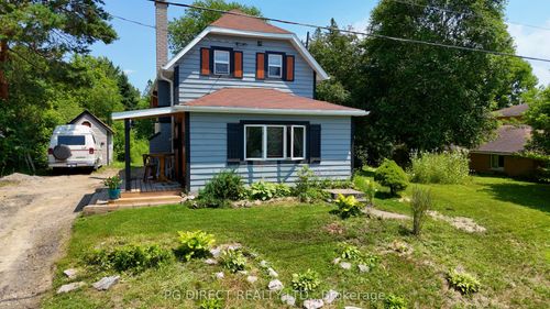 160 Centre St, Burk's Falls, ON, P0A1C0 | Card Image