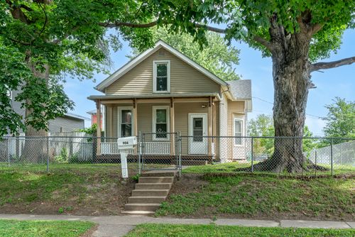 906 W 14th St, Davenport, IA, 52804-3920 | Card Image