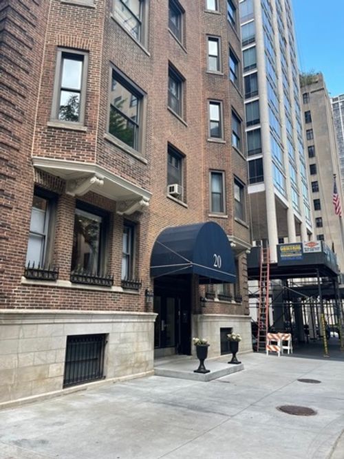504-20 E Goethe St, Chicago, IL, 60610-8305 | Card Image