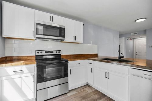 8121 N Lawndale Ave, Kansas City, MO, 64119-7808 | Card Image