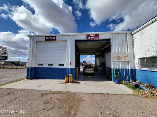 2001 S Valley Dr, Las Cruces, NM, 88005-3143 | Card Image