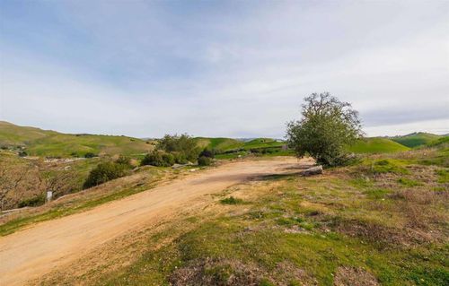 529 Vista Ridge Dr, Milpitas, CA, 95035-7217 | Card Image