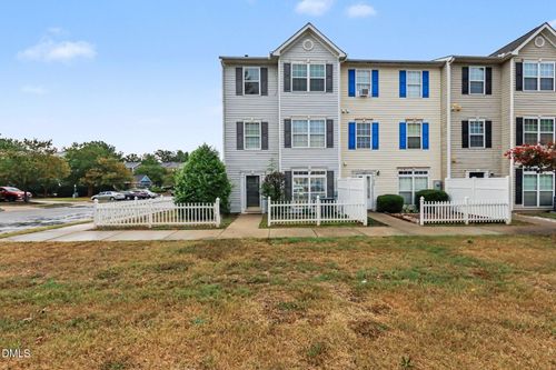8600 Neuse Landing Ln, Raleigh, NC, 27616-8031 | Card Image