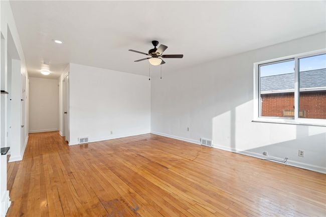 2 - 6569 Rosemoor St, Condo with 2 bedrooms, 1 bathrooms and 1 parking in Squirrel Hill PA | Image 5