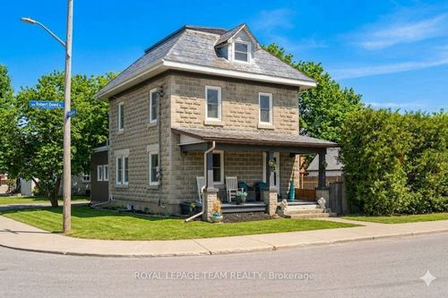 5529 Lion St, Osgoode, ON, K0A2W0 | Card Image